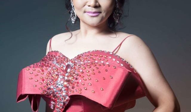 “Дуурийн” Наранчимэг хүүтэйгээ хоёулаа