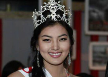 МИСС И.ТӨГСӨӨ: ХАРИЙН НУТАГТ НИСЭХ БУУДЛЫН САНДАЛ ДЭЭР 5 ХОНОХДОО ХООЛ УНДГҮЙ БАРАГ УНАХ  ДӨХСӨН