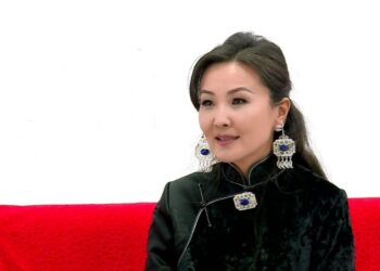 ЗОХИОЛЧ Б.ШҮҮДЭРЦЭЦЭГ: 21-р зууны эмэгтэй хүн 17-р зууны цайзанд хоригддог бүсгүй биш