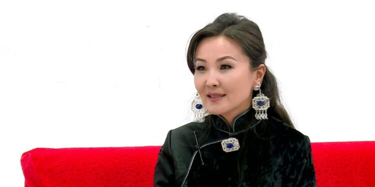 ЗОХИОЛЧ Б.ШҮҮДЭРЦЭЦЭГ: 21-р зууны эмэгтэй хүн 17-р зууны цайзанд хоригддог бүсгүй биш