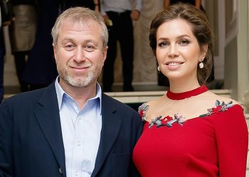 Асрамжийн газар өссөн тэрбумтан Роман Абрамович