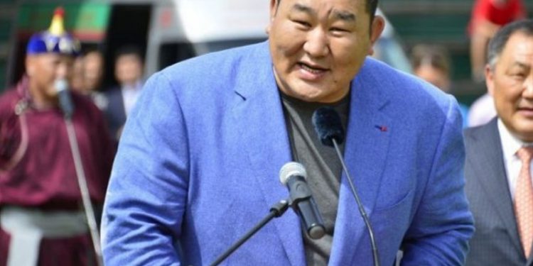 Асашёорюү Ерөнхийлөгчийн биет төлөөлөгчийн ажлаас татгалзлаа