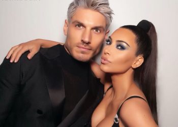 Оддын үсчин Крис Эпплтон гей гэдгээ хүлээн зөвшөөрдөг