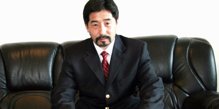 “Анод”-ын Даваа: Иргэд төр засгаас тэтгэвэр, тэтгэмж нэмэхийг хүсэх биш 1-5 кг алт нэхэх хэрэгтэй