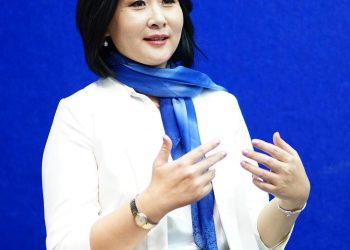 300 мянган худалдаачдын төлөөлөл тэргүүнээрээ Т.Энхсайханыг сонголоо