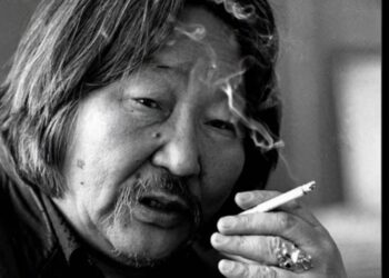 Бавуугийн Лхагвасүрэн: Эцгээ бага хайрладагтаа биш, халдаж болдоггүй дээ, ноолж болдоггүй дээ, нялуун биш дээ, “Холын уул”