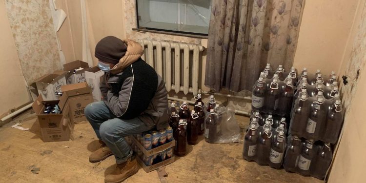 Иргэн Э.Бямбадоржоос 2,5 л хэмжээтэй 360 ширхэг шар айраг цагдаагийнхан хураалаа