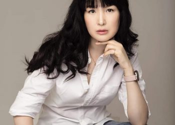 МИ8-ын ослоор амиа алдсан комиссарын охин Мисс Б.Батцэцэг RE/MAX-ийн 10-р сарын Шилдэг агент боллоо