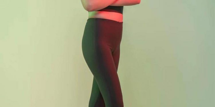 Монголын хамгийн өндөр модель эмэгтэй 191 см байна