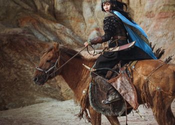 Хотулун гүнжийн дүрд жүжигчин М.Цэрэндолгор тоглож байна