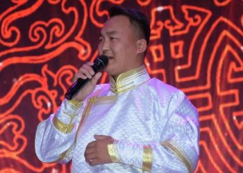 Гэр бүлийнхээ 10 хүний хамт тусгаарлагдсан дуучин Д.Дэмбэрэлнямбуугийн шинжилгээний хариу сөрөг гарчээ