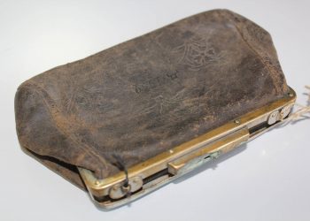 Үндэсний музейд Ард Аюушийн бор түрийвч хадгалагдаж байна