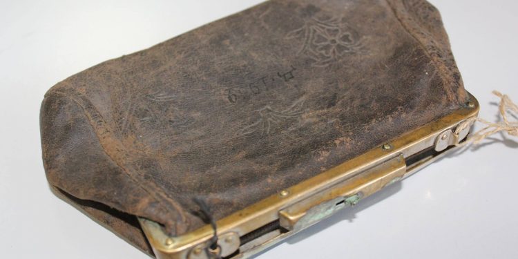 Үндэсний музейд Ард Аюушийн бор түрийвч хадгалагдаж байна