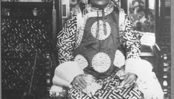 Богдын лүндэн жижиг, авсаархан, цээжлэхэд хялбар, сэтгэлд буух хурц, тод дүрслэлтэй, утга төгөлдөр байдаг