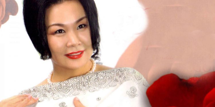 АРДЫН ЖҮЖИГЧИН А.ДОЛГОР: Аавыгаа нутаглуулж ирээд орой нь энэ тайзан дээрээ гараад дуулж байсан