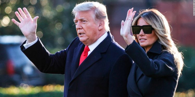 Трамп: Меланиа бүх цаг үеийн хамгийн шилдэг тэргүүн хатагтай