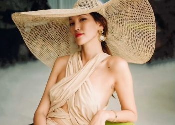 Италид “хоригдсон” Нора Индонезийн Бали аралд аялж явна