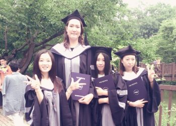 Ц.Шаравжамцын дүү Б.Рэнцэнхорлоо 206 см өндөр, 134 см 11 мм урт хөлтэй