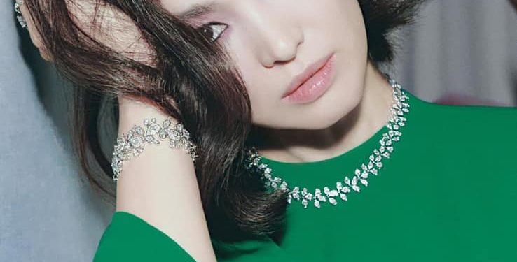 40 настай Сун Хэ Гю “W Korea” сэтгүүлийг чимлээ