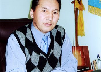 А.Сүхбаатар: ”Саарал ордонд ороогүй 48 жил амьд явсан юм. Арай ч үхэхгүй байх” гэж Ё.Отгонбаярт хэлээд тойргоо өгсөн