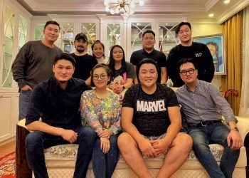 МУГЖ Г.Ариунбаатарын гэрт жүжигчин Б.Баярмаагийн хөрөг өлгөөстэй