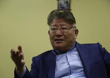 С.ДЭМБЭРЭЛ: Билл Гейтс 100 хүрэхгүй насална гэдгээ мэдээд мөнгө хандивлаж байна