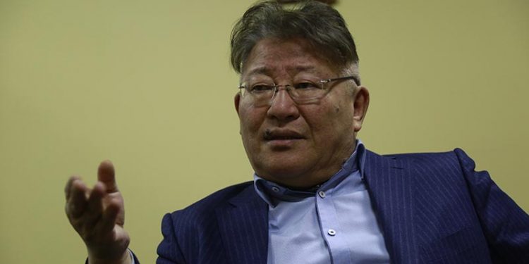 С.ДЭМБЭРЭЛ: Билл Гейтс 100 хүрэхгүй насална гэдгээ мэдээд мөнгө хандивлаж байна