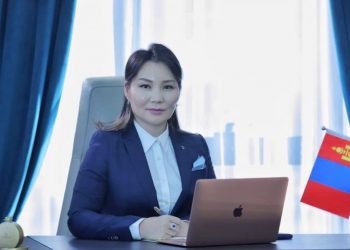 МУГЖ Т.Баясгалан, Стивен Сигалийн гэр бүл 10 сая төгрөг хандивлажээ