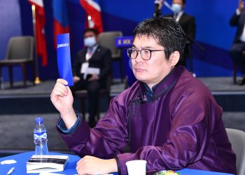 Б.Ган-Очир: Ерөнхийлөгчийн заавраар Ц.Туваан дарга томилогдсон бол заавраар хөдөлсөн хүн нь Туваан биш С.Эрдэнэ дарга