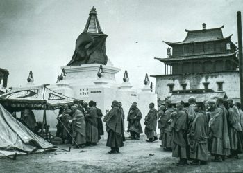 Лам нарт өгөх тэр 10 тэрбум төгрөг боловсролд зарцуулагдаж явах нь зөв