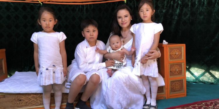 Д.Хулан: Хүүгээ үнэхээр ганц ширхэг хадаас хулгайлсан бол бид ганц ч хуруугаа хөдөлгөхгүй!