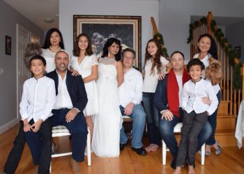 И.Нямгаваа найруулагчийн анхны эхнэр O.Батцэнгэл Америкт гялалзаж явна