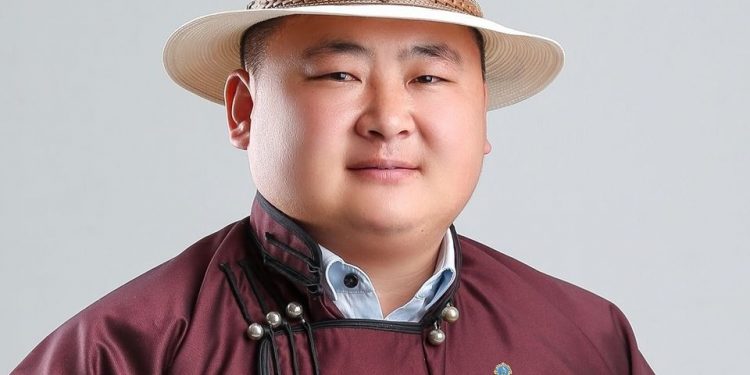 “Овжин” Отгонбаатар УИХ-ын гишүүн Ш.Адьшаагийн зөвлөх болно