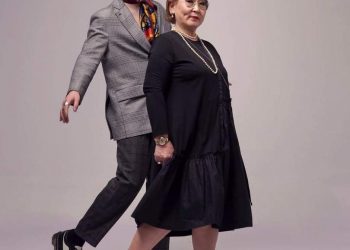 Темпо эмээтэйгээ