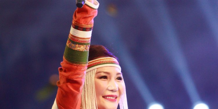 МУГЖ Т.Баясгалан “ШИЛДЭГ УРАН БҮТЭЭЛ”-ИЙН концерт хийж, MNB сувгаар цацах болжээ