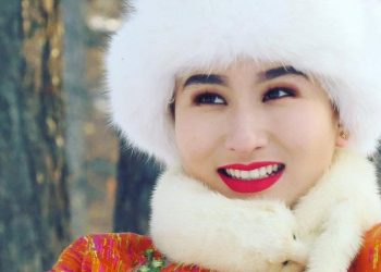 С.Нинжин: Би Ардын жүжигчин Д.Самбуугийн охин гэдгээ хэлээгүй, “УРЛАГТ АРЫН ХААЛГА БАЙДАГГҮЙ ЮМ”