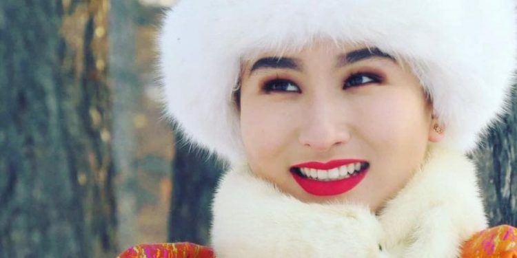 С.Нинжин: Би Ардын жүжигчин Д.Самбуугийн охин гэдгээ хэлээгүй, “УРЛАГТ АРЫН ХААЛГА БАЙДАГГҮЙ ЮМ”