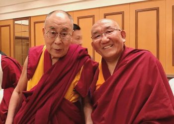 Ажиа гэгээн “Зөв тэтгэлэг” сан байгуулжээ