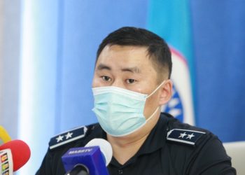 ГЭРИЙНХЭН НЬ ГАРГАХГҮЙ БАЙСНЫ УЛМААС ТАГТААР ДАМЖИХ ГЭЖ БАЙГААД УНАЖ БЭРТЖЭЭ