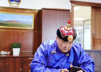 “Аврагч анги”-ийн дарга  П.Бүрэнтөгсийг цахилгааны слесарь гэж “ТЭЦ-4” 10 сая төгрөгөөр шагнажээ