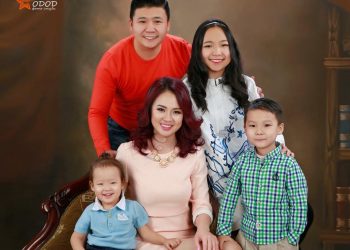 Найруулагч Д.Галбаяр эхнэр Т.Хулантайгаа нэг анги