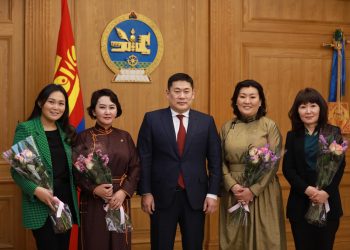 Л.Оюун-Эрдэнэ: Баярынх нь өмнө бухимдуулсан бол уучлаарай