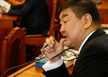 266 сая төгрөгийн хахууль авсан ЭХ-ний сайд асан М.Сономпил суллагджээ