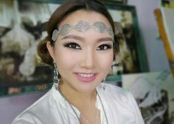 Алтанд дуртай Т.Амина мөнгөнд булхав