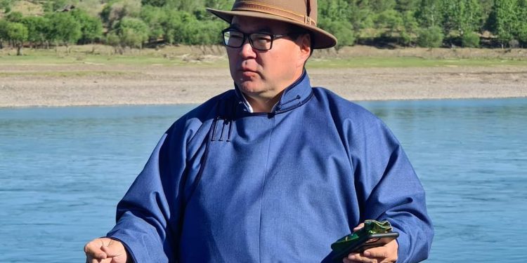 “Их тэнгэрийнхэн” Ц.Анандбазараас Бага тэнгэрээ хамгаалж чадах уу?