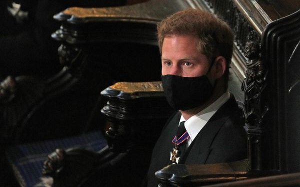 Ханхүү Харри өвөөгөө сүүлчийн замд үдэхээр Америкаас иржээ