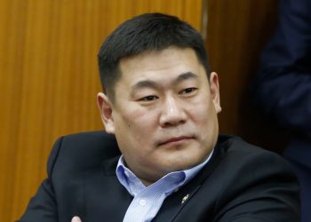 ЭДИЙН ЗАСАГ гэх толгой өвтгөсөн математикийн бодлогыг орхиод архи, хоол, гүзээ ярих нь амар