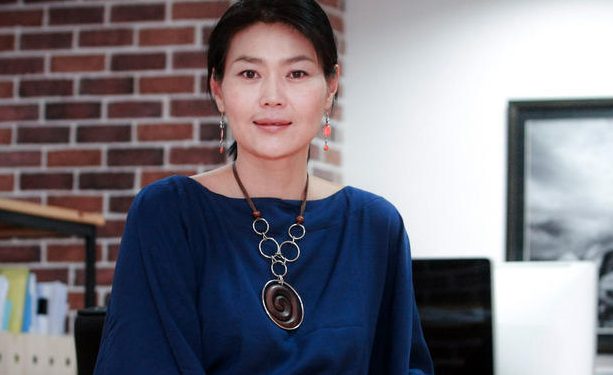 Ц.Уянга: Даанч аав чинь энэ гэмт хэрэгтээ чамайг бухчихлаа. Аав чинь чамаас мөнгөө ч харамлаад зогссонгүй