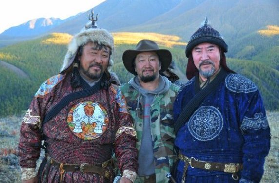 “Чингис” Б.Баасанжав: Оройтож зохиосон ч энэ амьдрал, нялх охиддоо хайртай