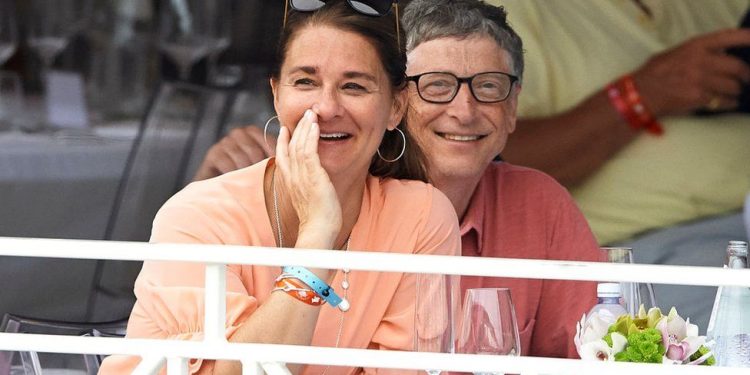 65 настай Билл Гейтс 27 жил ханилсан эхнэрээсээ салахаар болжээ